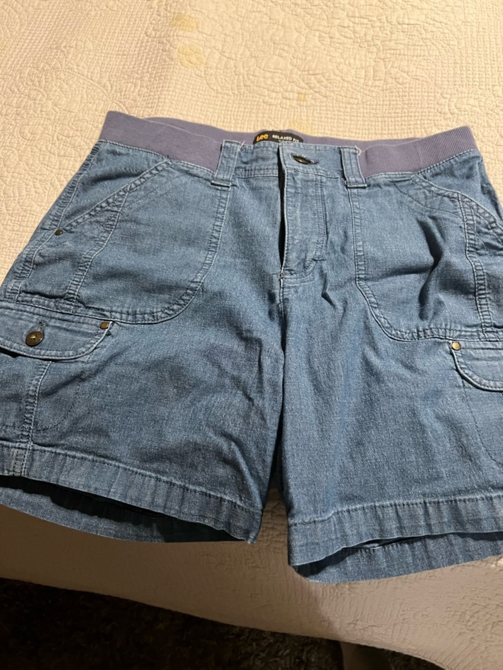 Lee Relaxed Fit Mid Rise Denim Shorts in Navy Waistband and Blue Wash